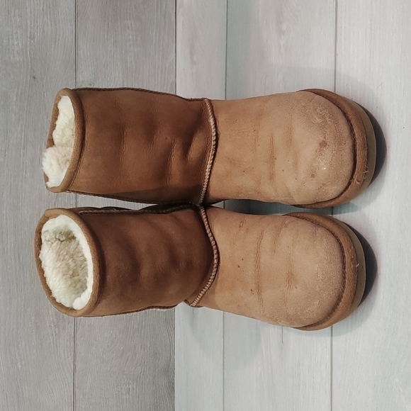 Ugg Australia Women 5825 Classic Short Sheepskin Boots shoes sz 7 - Picture 3 of 14